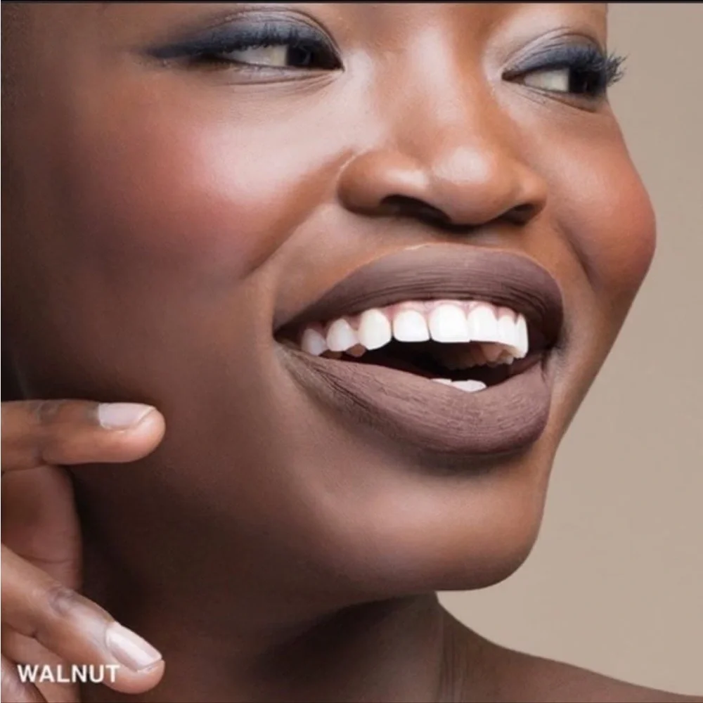 Bobbi Brown Walnut Skin Foundation Stick